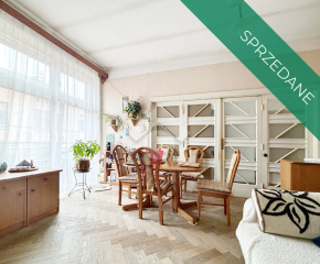 4-pokojowe mieszkanie w kamienicy z PARKINGIEM