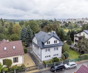 Dom z ogrodem i przestrzenią, która dopasuje się do Twojego życia