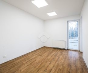 Przewóz | 76  m² | 3 pokoje + kuchnia | 2 balkony 