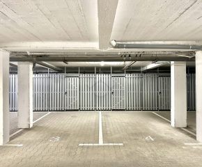 Kraków – Żabiniec - Miejsce postojowe + komórka lokatorska