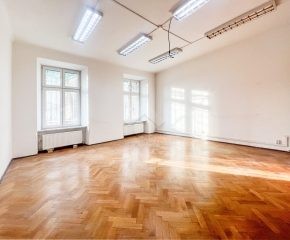 3-pokojowy lokal na wynajem - ul. Krowoderska