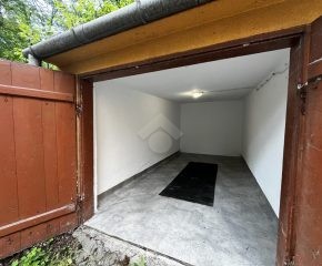 Kraków - Rynek Dębnicki - Garaż