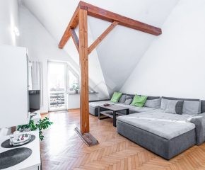 Przestronne mieszkanie z antresolą