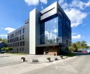 Lokal użytkowy z parkingiem – Kraków – Okolice M1