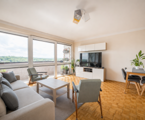 Przestronne czteropokojowe mieszkanie z panoramicznym widokiem