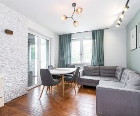 Trzypokojowe mieszkanie na wynajem | pralnia, klimatyzacja i balkon!