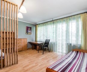 Jasne mieszkanie z osobną kuchnią i dużym balkonem