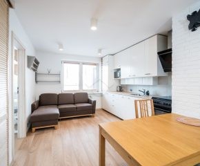 Kraków – Modrzewskiego – Mieszkanie czteropokojowe z balkonem