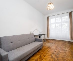 Dwupokojowe mieszkanie w kamienicy przy Rynku Dębnickim - Kraków 