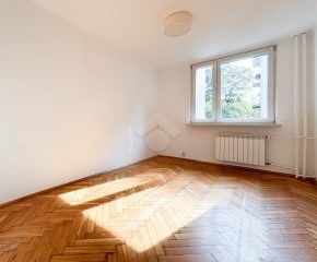 Przestronne mieszkanie z balkonem - BOREK FAŁĘCKI